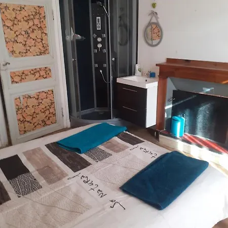 Au Pied Du Chateau De Miglos * Capoulet-et-Junac