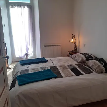 בית נופש Au Pied Du Chateau De Miglos